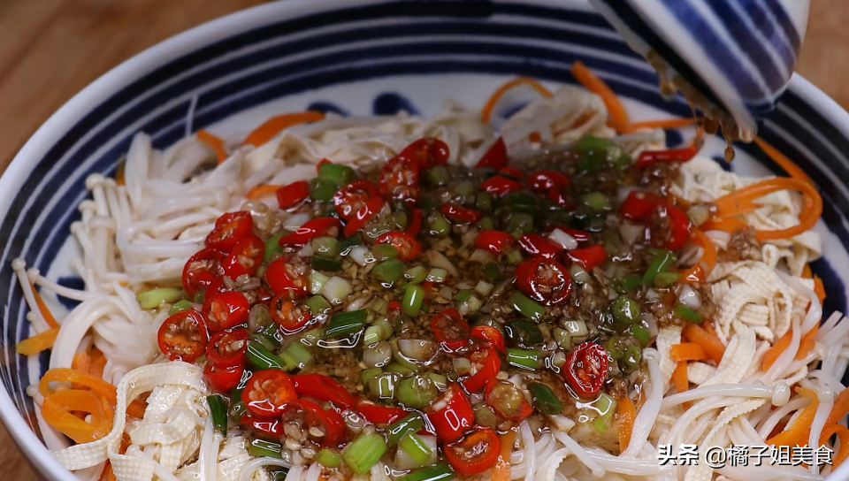 圖片[5]-夏天必做涼拌豆腐皮！5分鐘搞定開胃下酒菜，老公連吃3天不膩-起舞食譜網