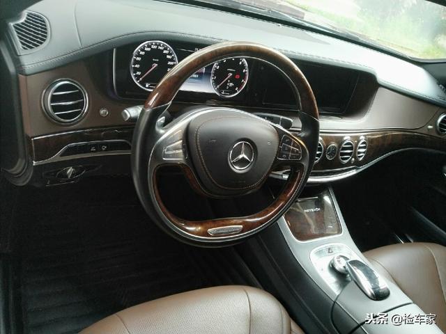 奔驰s与迈巴赫s有什么区别，奔驰迈巴赫和s的区别（两年贬值60万的迈巴赫S400）