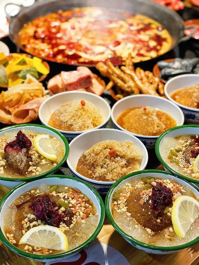 脆滑肉是哪里的菜，脆滑肉是哪里的菜系（收下这份这五家火锅你钟爱哪家）