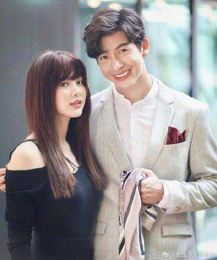 电视剧《吹落的剧好树叶》由当红男星推哥和人气女星"小水"平采娜主演