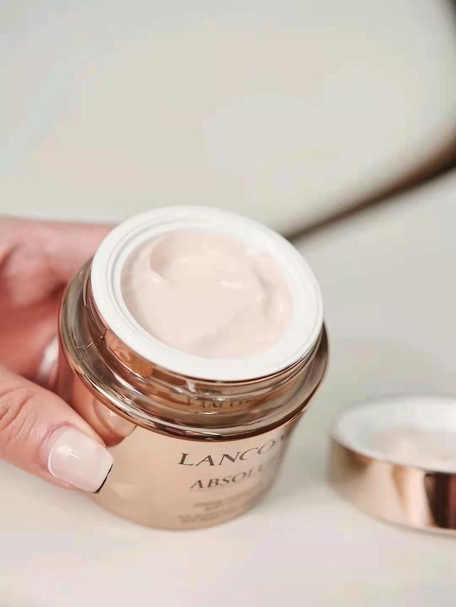 雅诗兰黛效果怎么样，雅诗兰黛怎么样（盘点5款大牌“抗老面霜”）