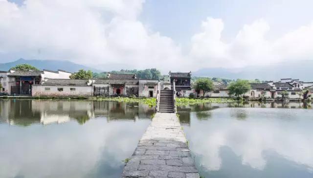 黄山哪里泡温泉好，黄山哪里泡温泉好些（选择这10家最美的酒店准没错）