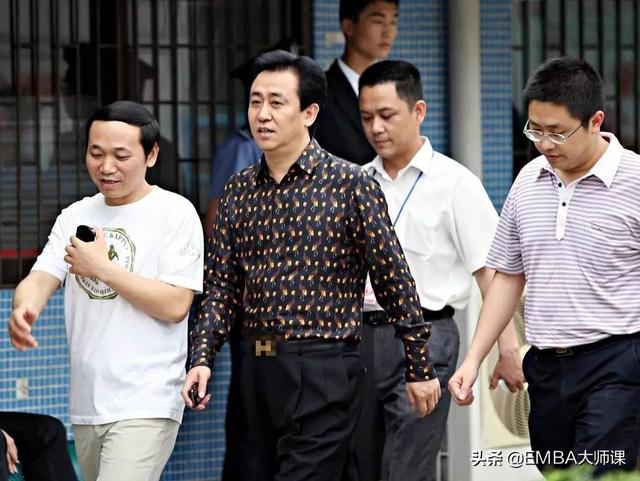 人际交往过程中怎么变得会来事儿一些，怎么会来事会说话技巧（18个为人处事的经验）