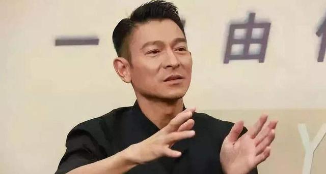 政协委员中为什么有那么多的明星，为什么明星都是政协委员（被央视点名表扬的6位明星）