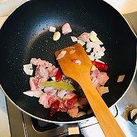 手抓羊肉饭的做法，手抓羊肉饭各种做法（电饭煲就能做的手抓羊肉饭）