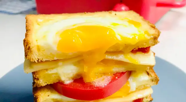 正宗芝士黄油吐司做法，半熟溏心蛋像布丁一样