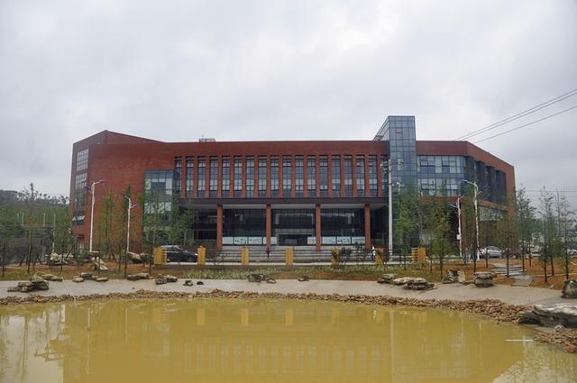 贵州轻工职业技术学院，贵州轻工职业技术学院怎么样（贵州轻工职业技术学院谋求“升本”）