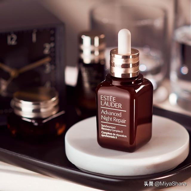 雅诗兰黛生产日期，雅诗兰黛保质期在哪里看（雅诗兰黛5款精华）