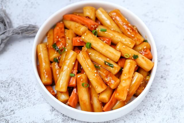 年糕煮多久能熟，韩国年糕要多久才能煮熟（十分钟就上桌的酱汁年糕）