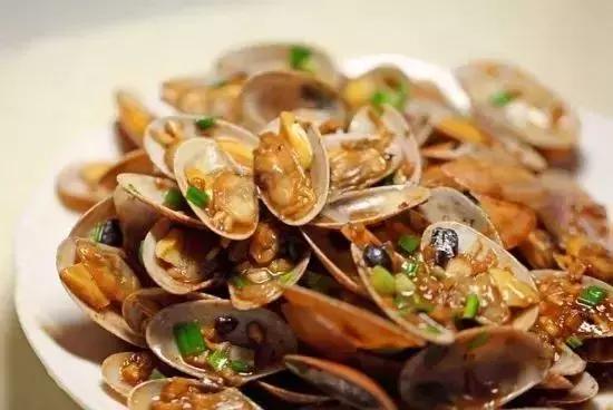 请问清炸小扒皮鱼的做法，炸小剥皮鱼的做法大全（今后再也不怕不认识海鲜了）