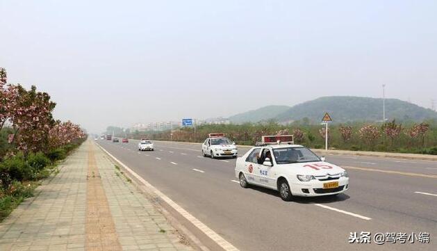 科目三考试详细步骤，2022年科目三考试详细步骤（科目三C1全程16项考试详细流程解析）