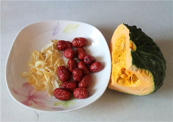 干百合怎么泡发，干百合怎么炒（婆婆每天早晨1碗“它”）