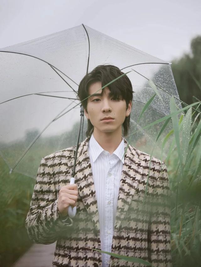 今夜无眠原唱歌词，今夜无眠歌曲原唱（蔡程昱“自己的明天”）