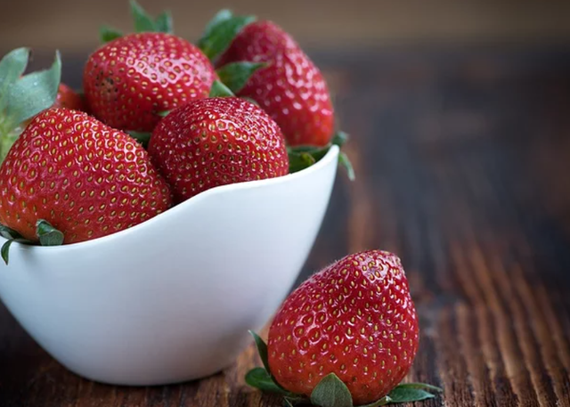 降血糖的十种最佳水果，降血糖的十种最佳食物（糖尿病也能吃的水果清单）
