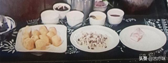 菌菇烩油豆腐塞肉的家常做法，香菇肉糜豆腐的做法（这么烧菜家人才爱吃！）