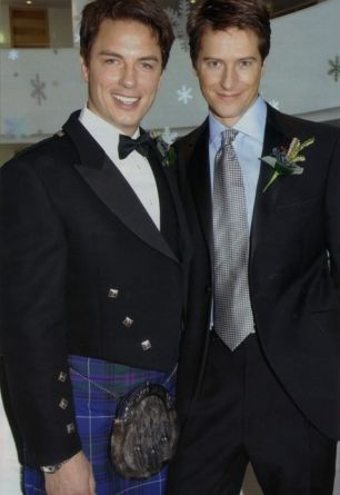 火炬木小组下载，英国最甜情侣是他俩（火炬木小组第一季在线下载）