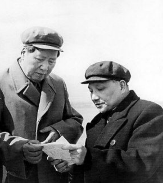 1954年，中央要给毛主席授大元帅军衔，主席：大元帅？你靠边站吧