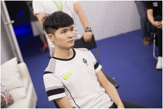 厂长为什么叫7酱，lol7酱是谁（英雄联盟：LPL的辈分排名）