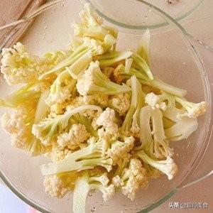 素炒菜花的做法，家常素炒花菜的做法（家常素菜菜谱）