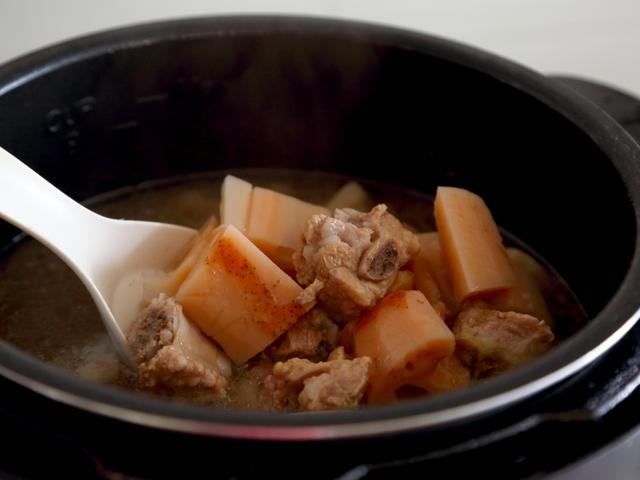 炖藕怎样炖得又粉又烂，莲藕怎么炖才能烂（方法简单很实用）