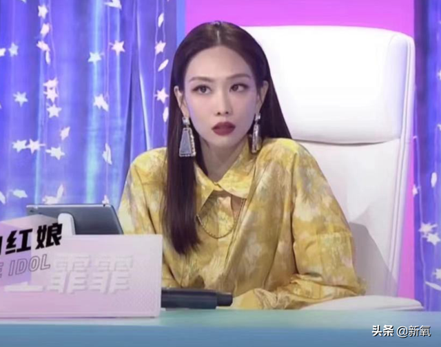 新晋抖音一姐湿身照千万男粉沦陷，茶言茶语被嘴臭少女喷到自闭…
