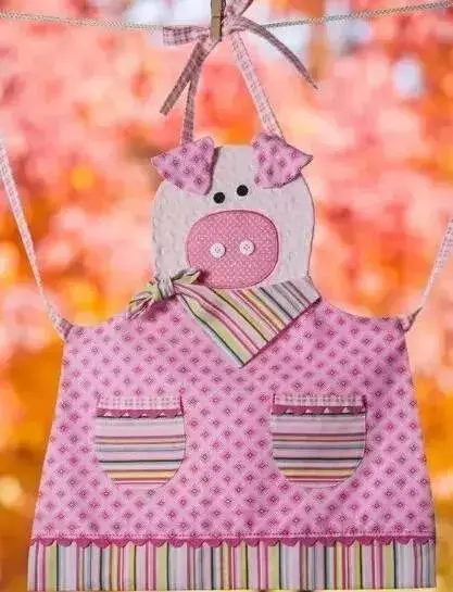 旧衣服改造妙招有哪些这样做简单又，旧衣服改造妙招有哪些这样做简单又漂亮（家里的旧衣物别扔）