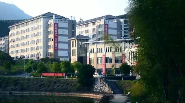 厦门城市职业学院宿舍，厦门城市职业学院宿舍条件怎么样（福建省内专科宿舍哪家强）