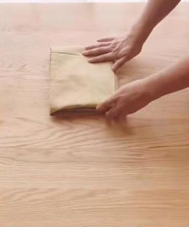 裤子怎么叠成小圆筒 裤子叠成小圆筒的方法，裤子怎么叠成小圆筒（如何快速折叠收纳裤子）