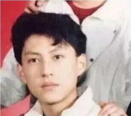 靳东第一任老婆个人简历，靳东的前妻叫什么名字（国家一级演员靳东的低调情史）