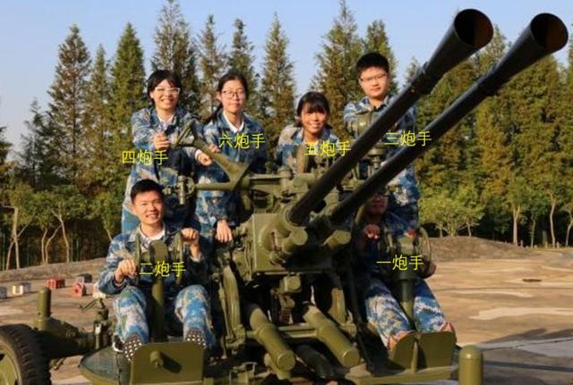 决战一分钟，决战一分钟梁嘉琬（却被志愿军一分钟60发的高射炮打了回去）