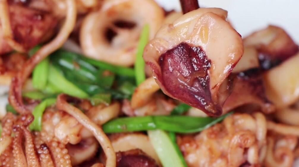 图片[7]-【沙姜焗鱿鱼】做法步骤图 做法很简单 这个季节吃最美味-起舞食谱网