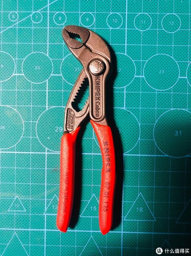 十字螺丝拧花了怎么办，螺丝拧花了如何拧出来（说说钳子-历史、原理、构成和选择）