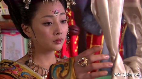 杨贵妃为什么不能生育，唐玄宗和杨贵妃为什么没有孩子（“四大美女”之一的杨玉环为何一生无子）