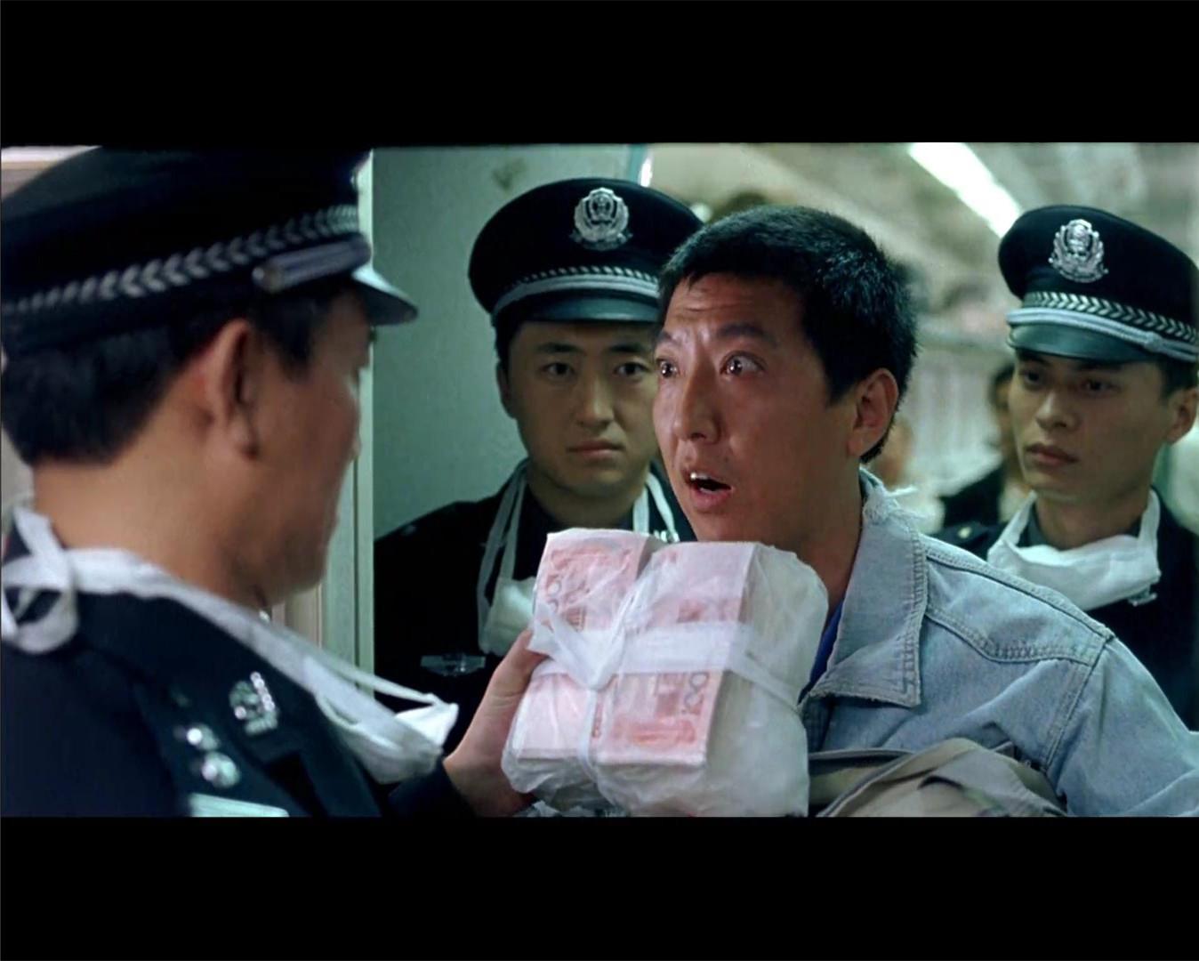 2003年非典题材电影《惊心动魄》明显吸取了《卡桑德拉大桥》技巧