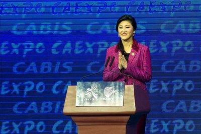 英拉让谁干过，英拉现在哪里（宣布彻底远离政坛的英拉）