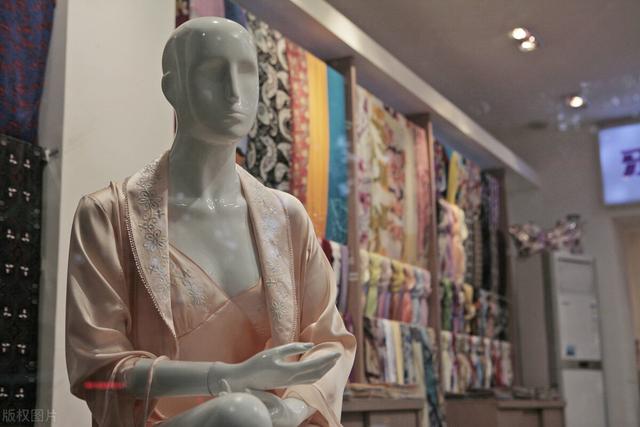 桑蚕丝有什么好处，桑蚕丝有什么好处与坏处（高级面料穿得舒服）