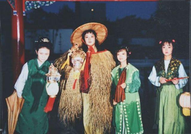 贾宝玉的人物形象分析，贾宝玉人物形象分析（《红楼梦》贾宝玉形象深度解读——“天下无能第一”是怎么炼成的）