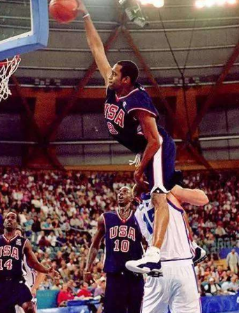 凌晨四点的洛杉矶，洛杉矶凌晨四点是北京几点（“凌晨4点的洛杉矶”骗了无数人）