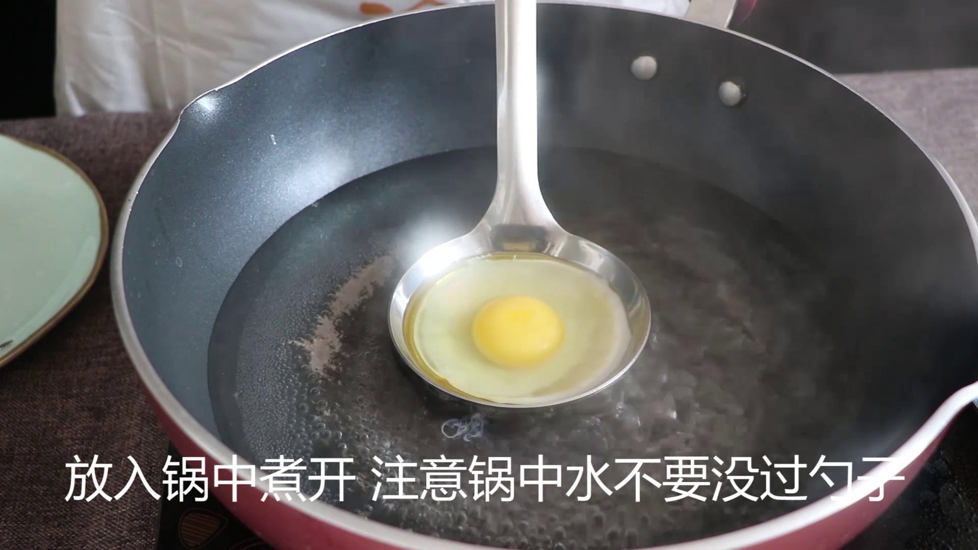 水铺蛋怎么做蛋清不散，水铺蛋怎么做才会完整（煮荷包蛋100%不散小窍门）