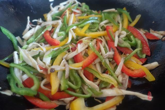 素炒刷把菌的家常做法，炒扫把菌的做法（素炒杏鲍菇虽然是素菜）