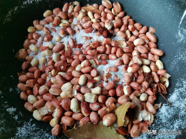 花生米怎么炒又香又脆，怎么炒花生米又香又脆又甜（炒花生不一样的做法）
