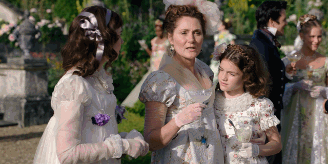 狗狗衣服大全纸样图片，狗狗衣服的手工DIY（7500件衣服、珠宝浮夸）