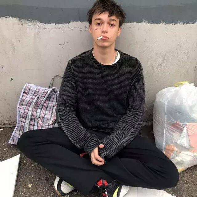 纹身男头像微信，纹身男头像（Trautvein脸上有Wake）