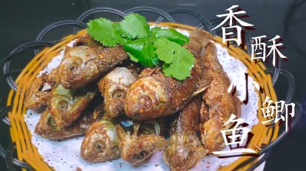 香酥鲫鱼最正宗做法，上桌连骨头都不剩
