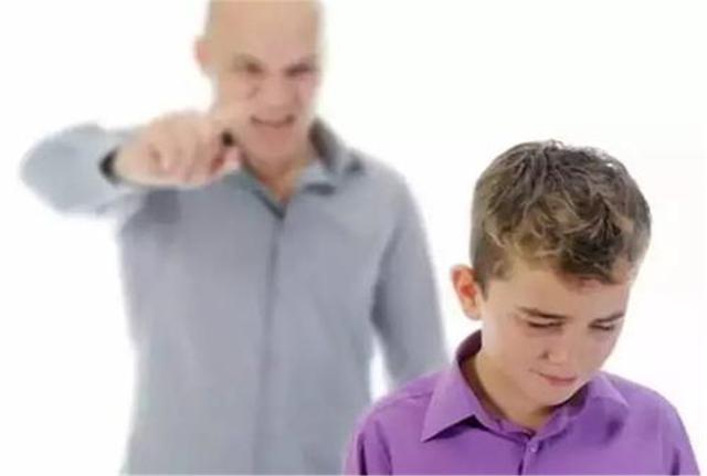 孩子叛逆期怎么管教合适男孩，叛逆期男孩教育方法（别不停和孩子讲大道理了）
