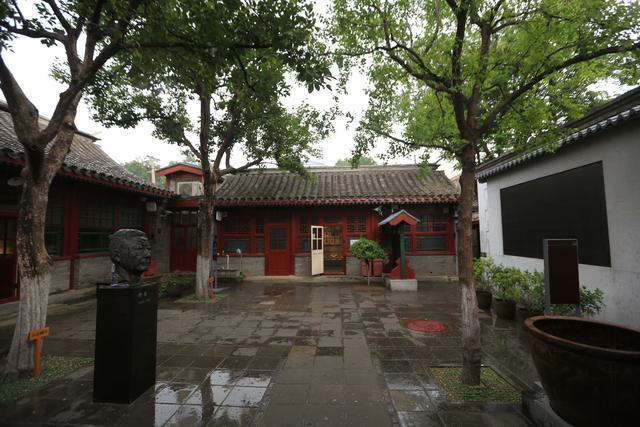 老舍的主要作品有哪些，老舍的主要作品有哪些长篇小说（《骆驼祥子》《四世同堂》《龙须沟》《茶馆》等）