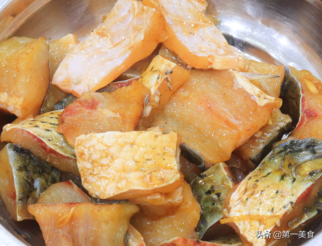 炸鱼块的简单做法，家常炸鱼块最简单做法（教你鱼块怎么炸才好吃）