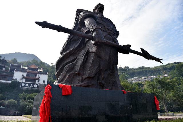 张飞出土后的死尸照片，三国演义最恐怖的一段（勇猛悍将梦中被取首级——张飞之死）