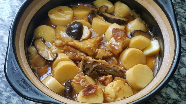 豆腐炖鱼的做法，豆腐炖鱼最简单的做法（豆腐炖鱼这样做）