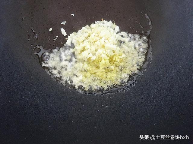 白灼虾蘸料怎么调，白灼虾的蘸料酱油怎么做（这碗无敌蘸料太香）